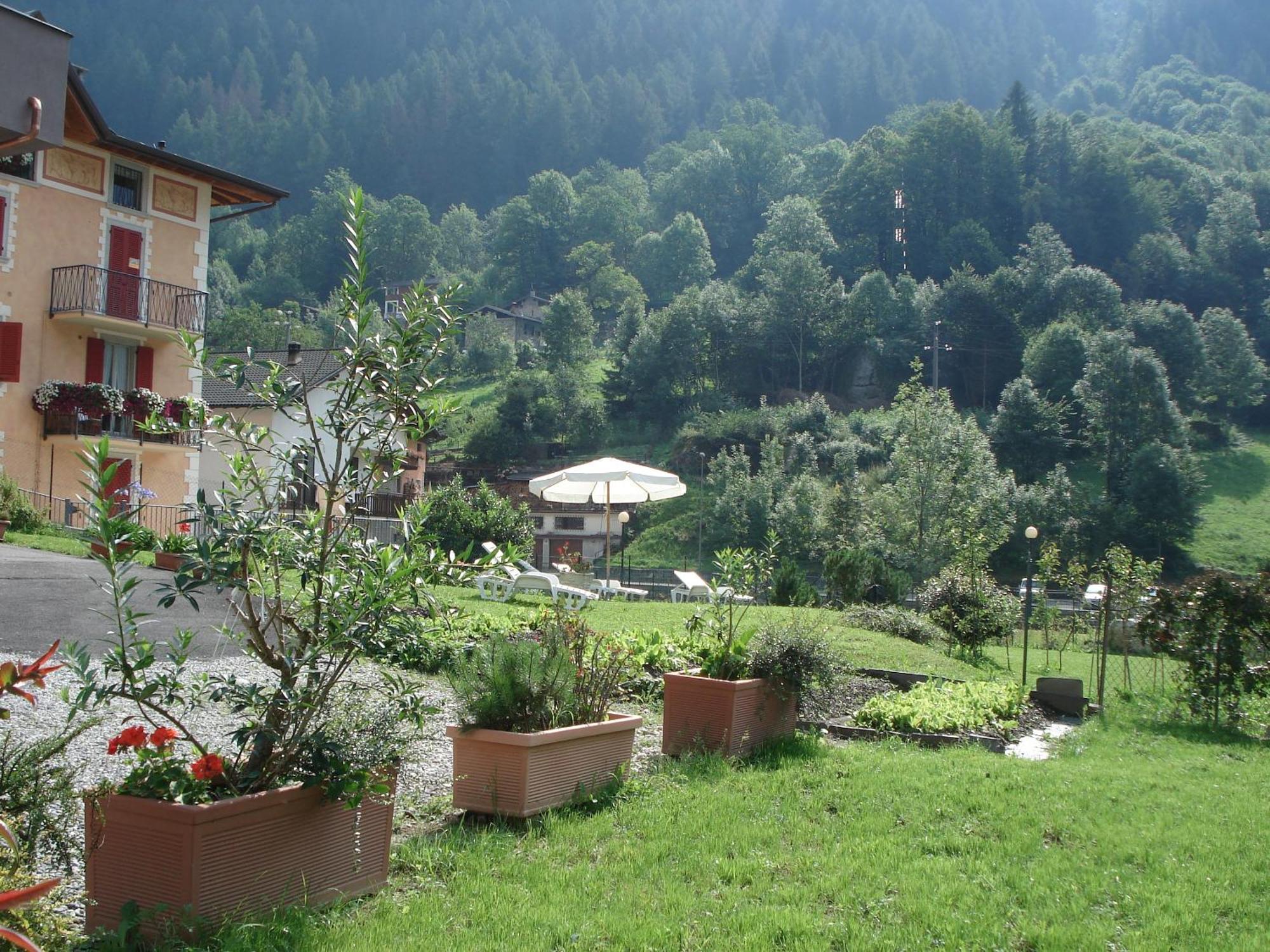 Hotel Pedretti Branzi Exterior photo